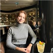 Lezioni di spagnolo dinamiche e personalizzate con insegnante madrelingua argentina, perfette per migliorare la tua fluidità.